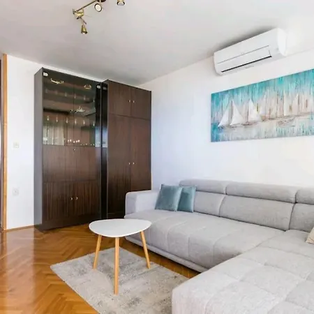 Apartment Seaview Dida *